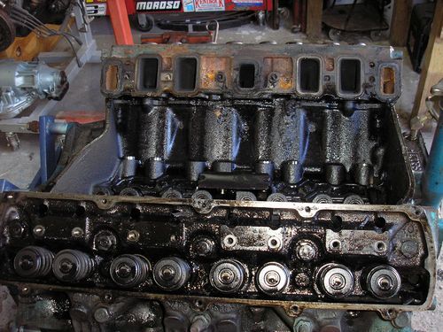 engine block inside view, valves and lifters, 1970 oldsmobile vistacruiser, before restoration
